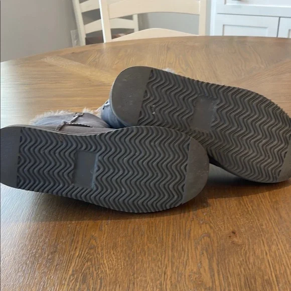 Women's Gray Suede Cozie Steps with Ugg winter boot styling. - Picture 5 of 5